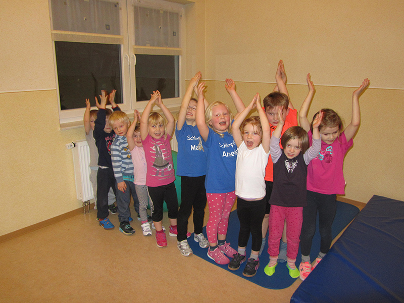 Kinderturnen Bild 2